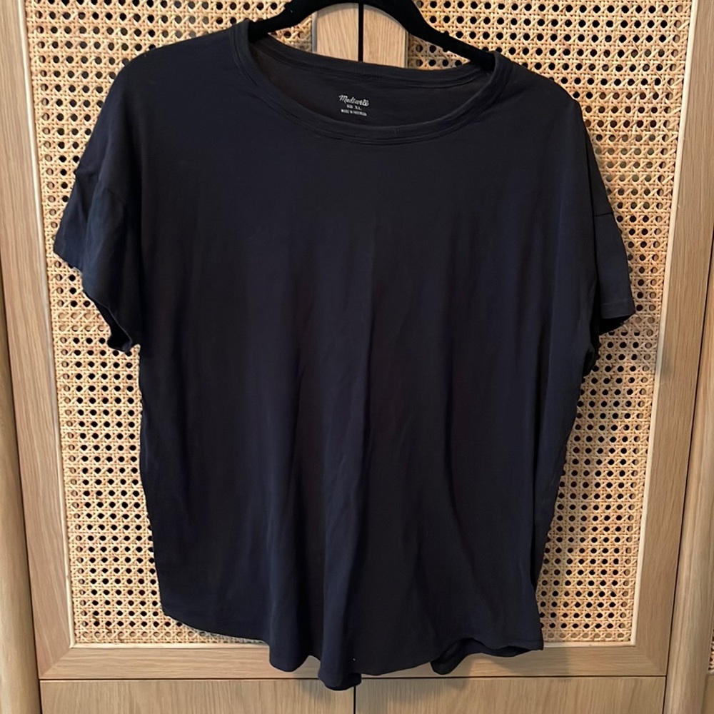 Madewell black shirt sleeve size XL (used)